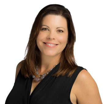 Portrait of Laurie Cushing, REALTOR®.